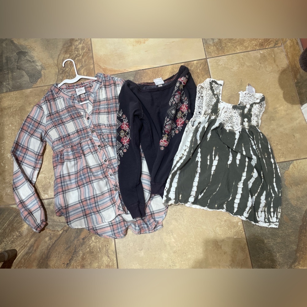 Knox Rose size XS lot of 2 shirts updated